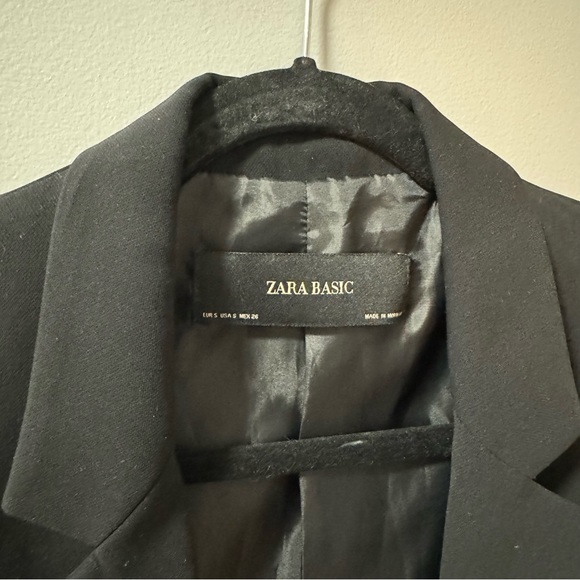 Zara - Black Blazer with Pearl Cuff - Picture 4 of 4